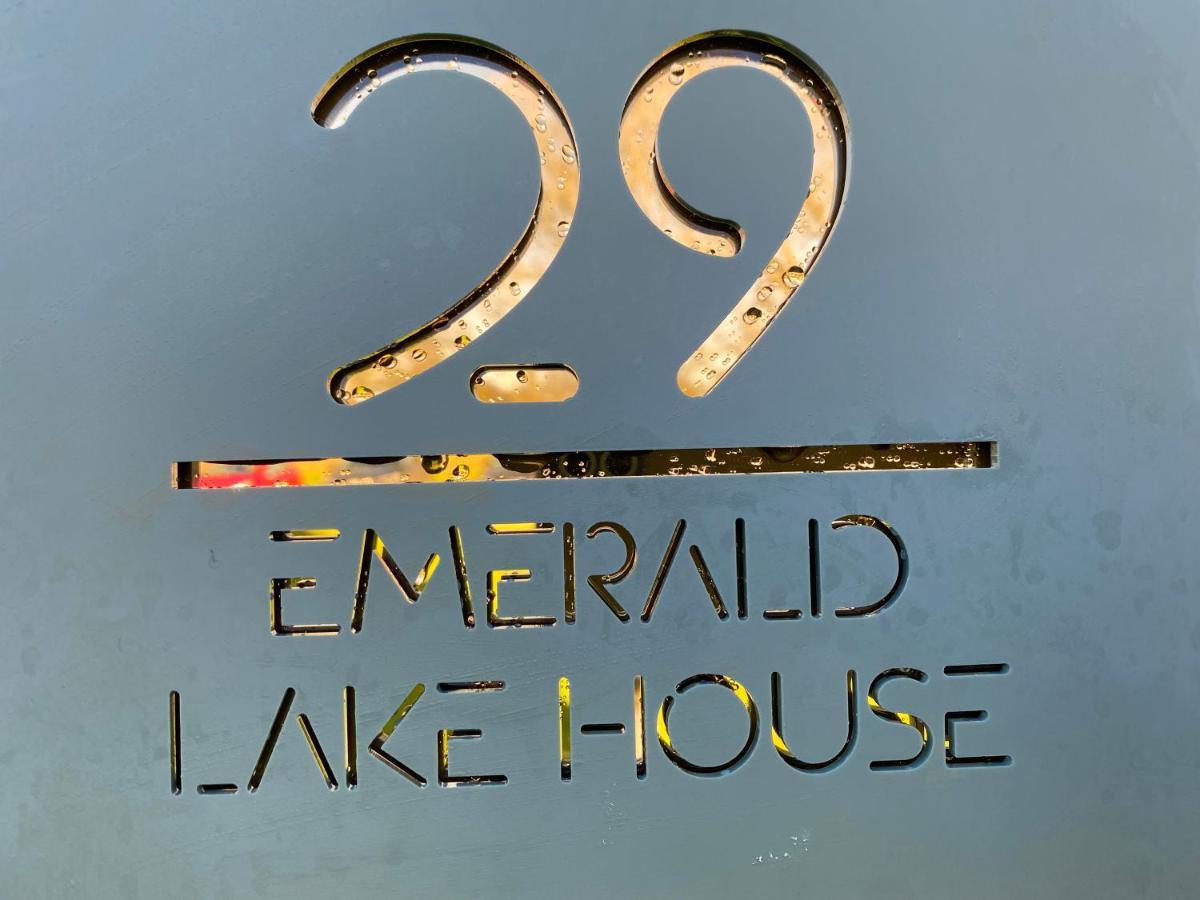 Emerald House * South Cerney