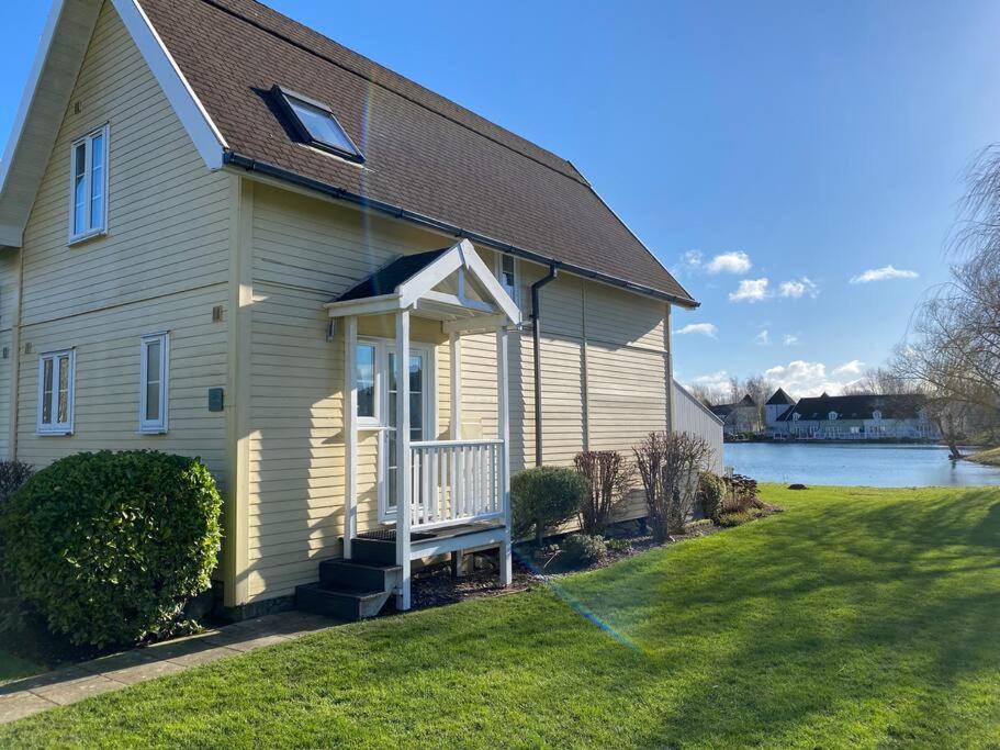 Emerald House * South Cerney